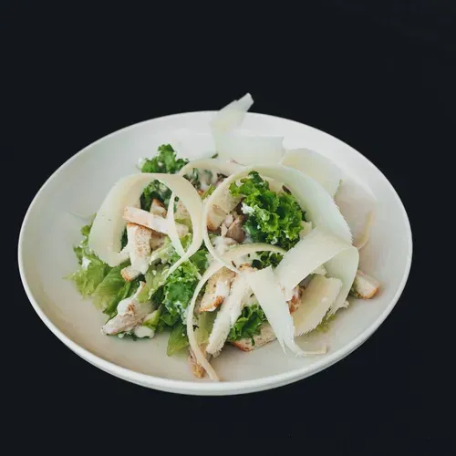 Salată cu fileu de pui
